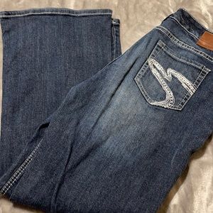 Maurices 15/16 short.